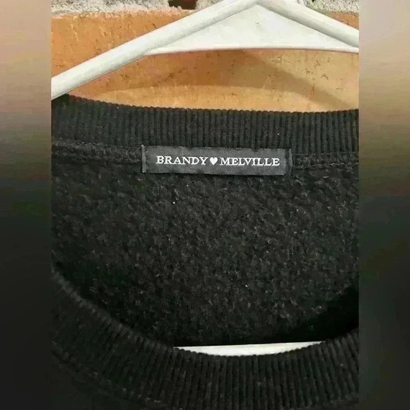 Brandy Melville Cropped Los Angeles Black Crewneck Pullover - Picture 4 of 5